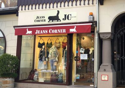 Jeans Corner Filiale im historischen Emisch-Haus in Lichterfelde-West