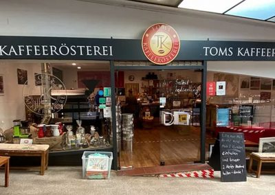 Aktuelles November 2020 - Toms Kaffeerösterei erweitert in Onkel Toms Ladenstraße